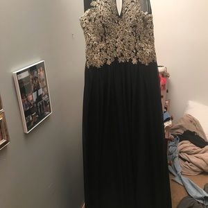 Black-size 5 purple-size 7 white-size 9